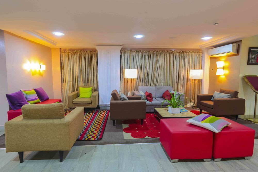 Golfview Suites & Conference Center Ikeja Esterno foto