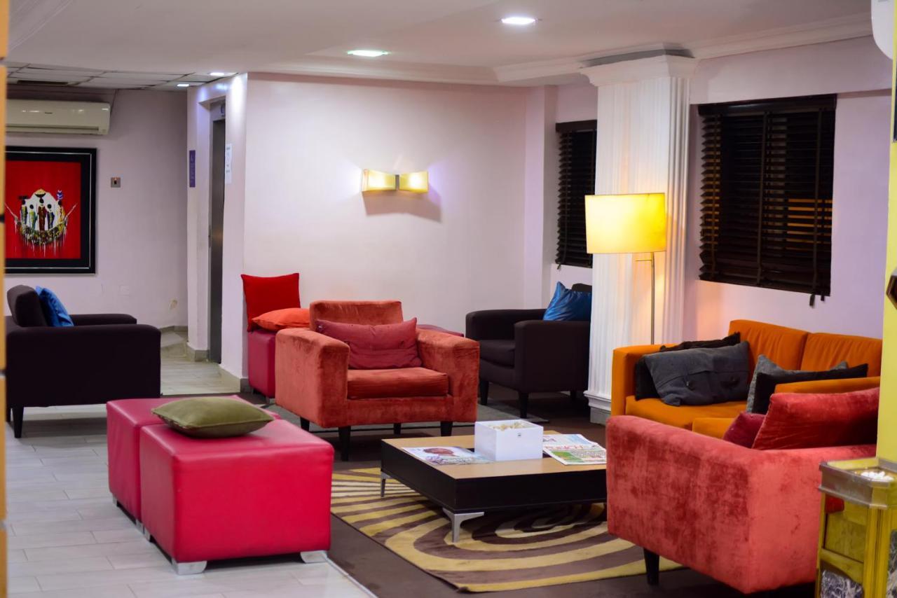 Golfview Suites & Conference Center Ikeja Esterno foto
