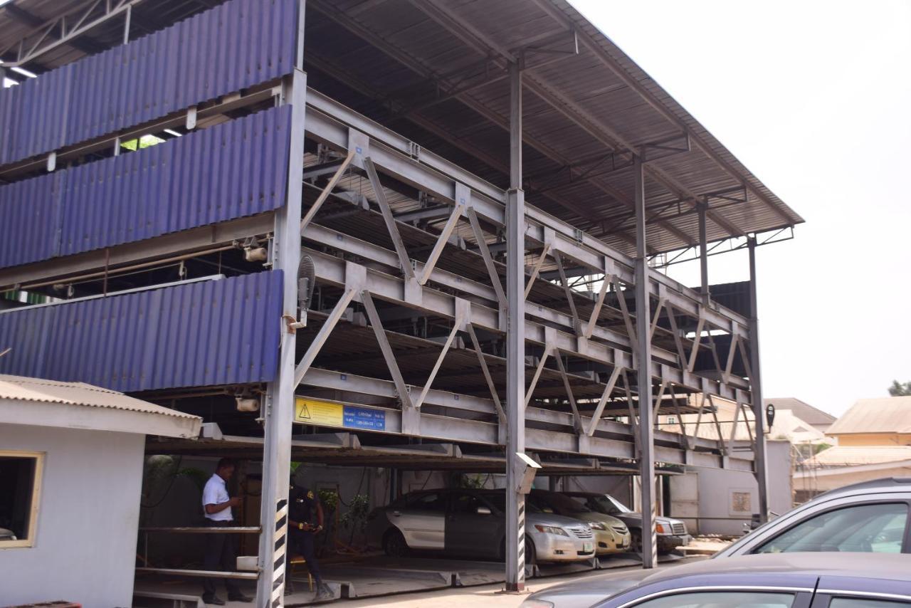 Golfview Suites & Conference Center Ikeja Esterno foto